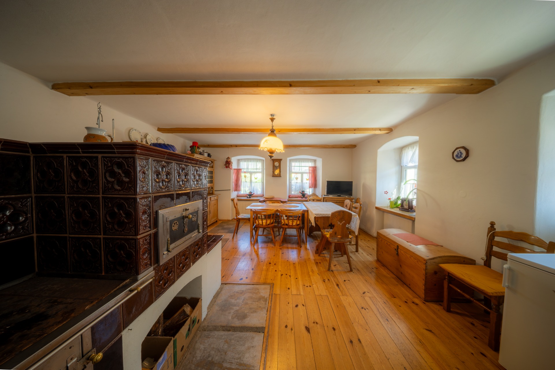 Kuchyně s kachlovými kamny